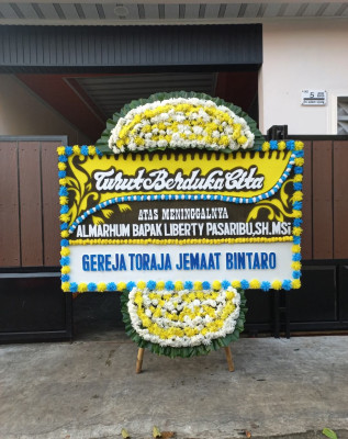 Papan Bunga Duka di Pasir Ampo